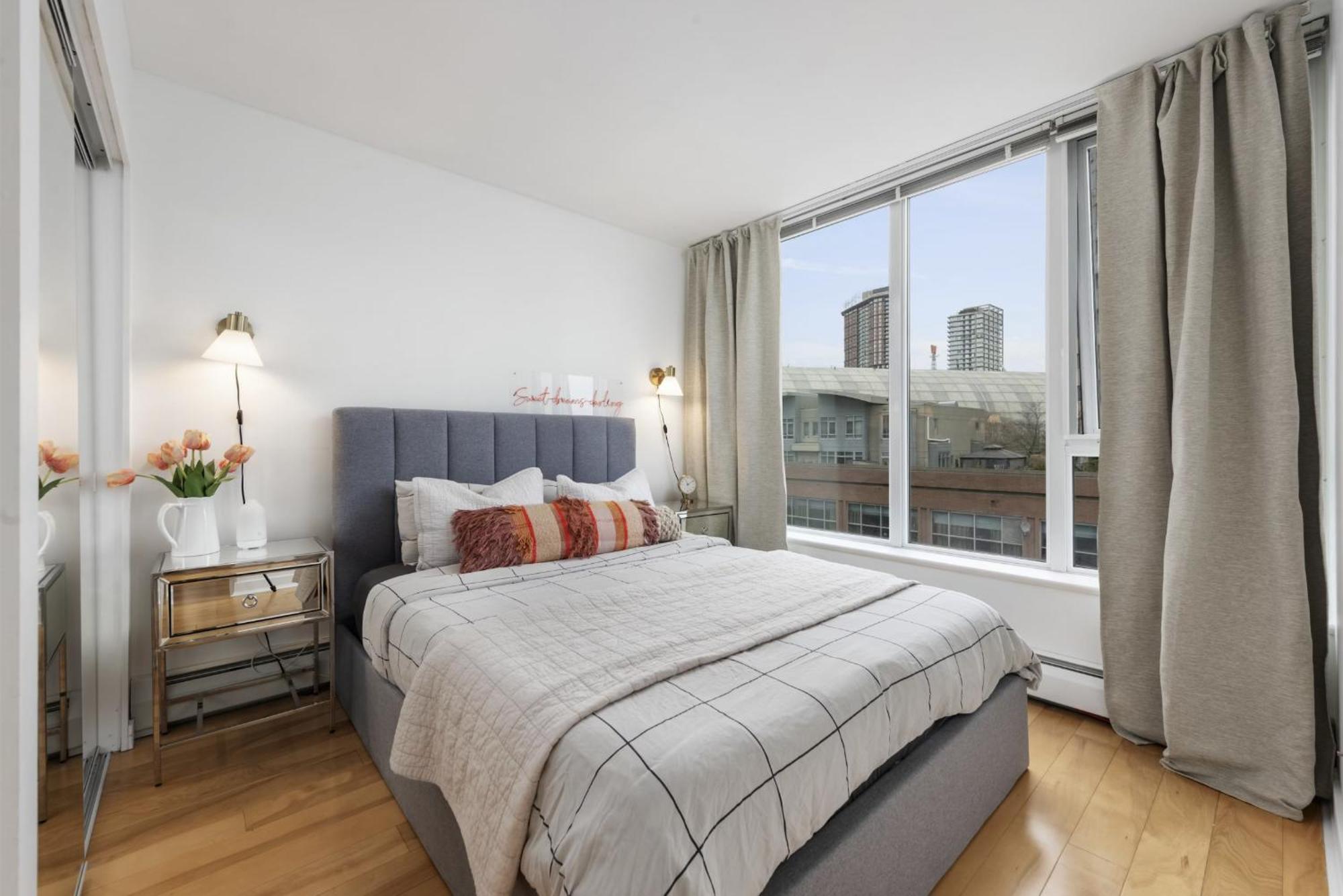 Lovely One-Bedroom Apartment With Pool, Hot Tub, And Gym In The Heart Of Downtown, Skytrain 3Min Away 밴쿠버 외부 사진